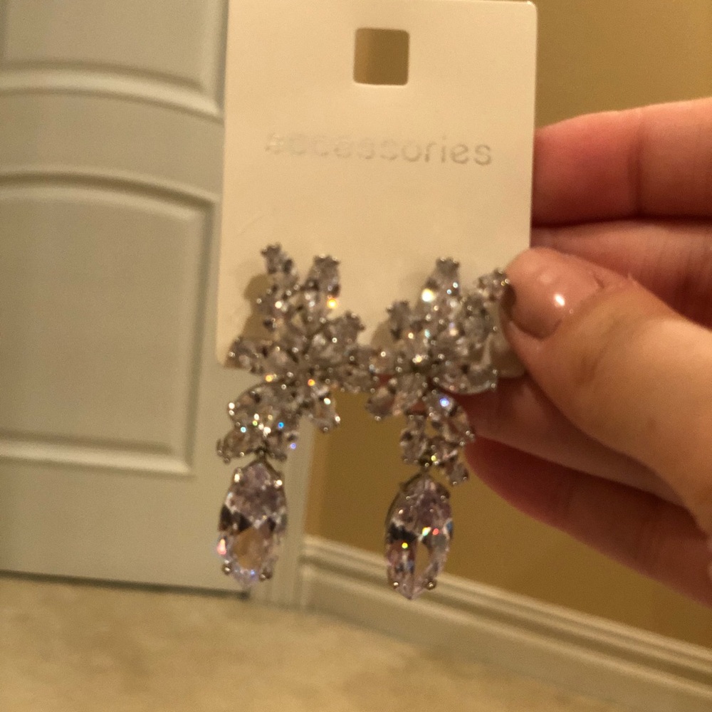 Earrings - Picture 4 of 5